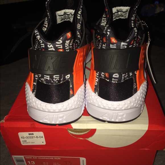 Nike Huraches - Picture 2 of 3